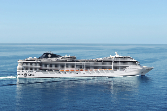 Kreuzfahrtschiff MSC Splendida auf hoher See